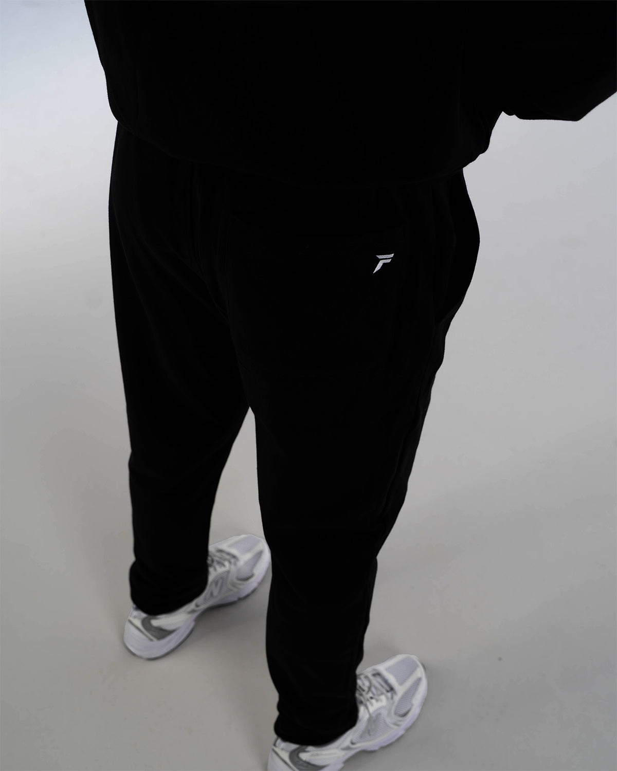 Essential Jogger Black