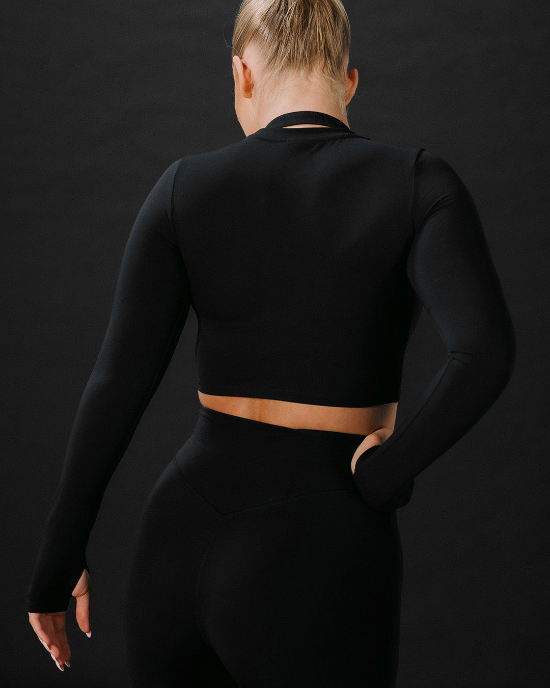 Vital Long Sleeve Crop Top Black